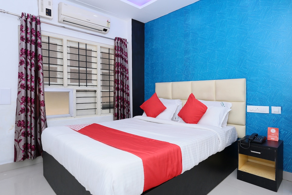 OYO Hotel Moidu's, Edapally Kochi, Kochi