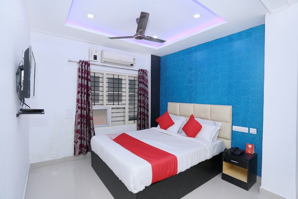 OYO Hotel Moidu's, Edapally Kochi, Kochi