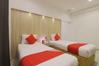 OYO 314 24 Gold Hotel