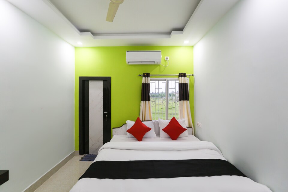 Capital O 61207 Puja International, Tarapith, Tarapith