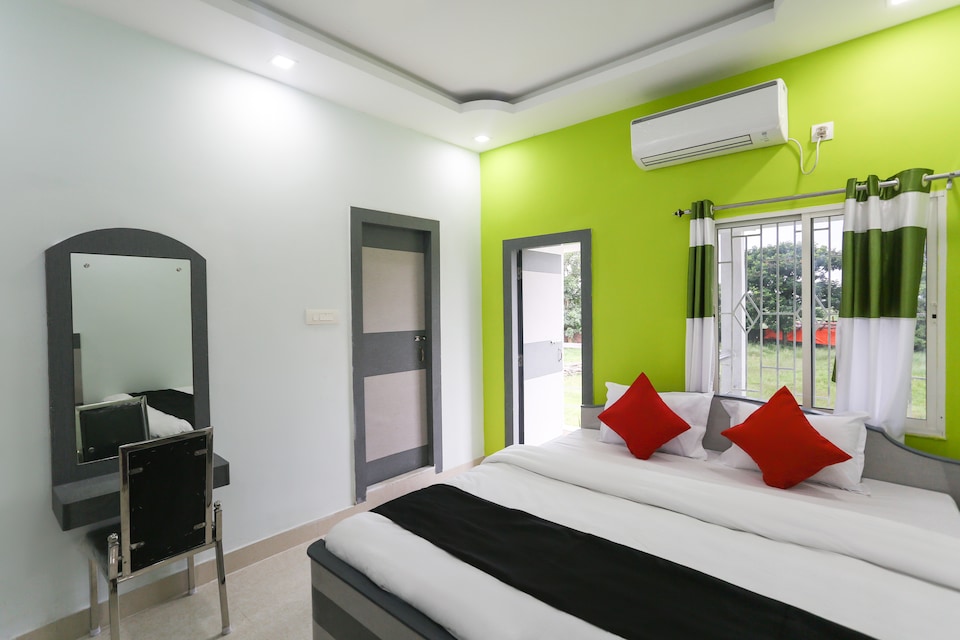 Capital O 61207 Puja International, Tarapith, Tarapith