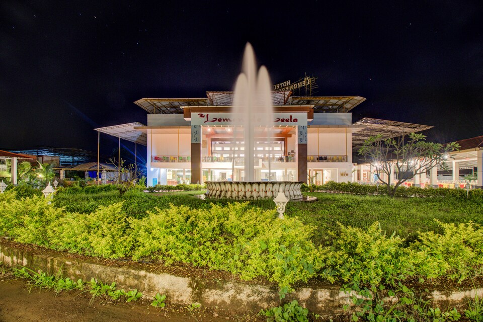 Capital O 61208 Fountain Inn, Mangaon, Mangaon