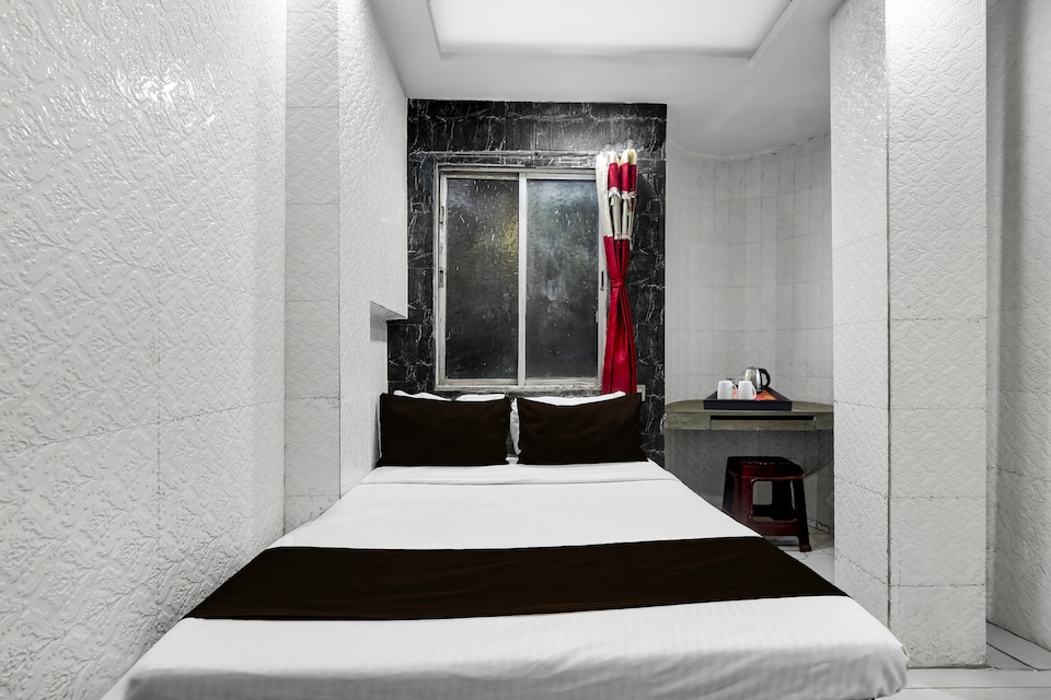Hotel O Girish Park Metro Station Kolkata Formerly Babu Lal Soni Guest House, Sealdah Kolkata, Kolkata