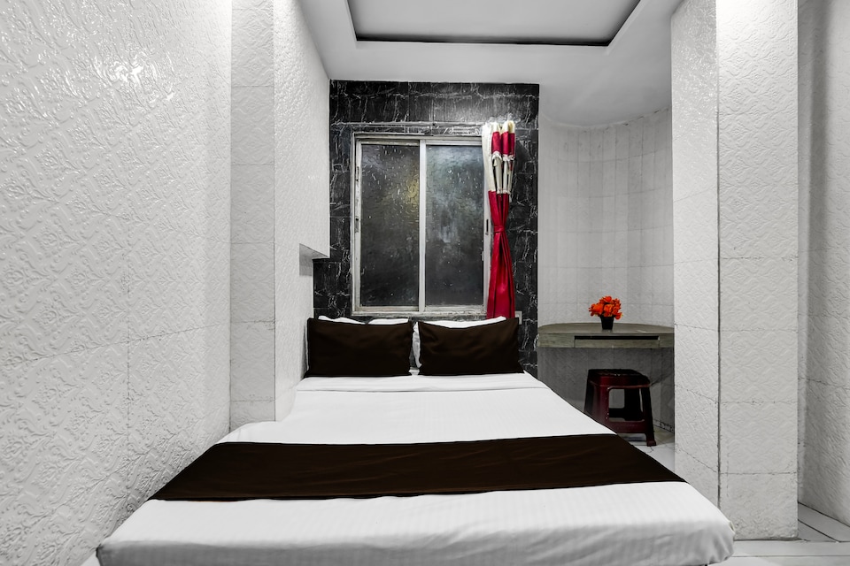 Hotel O Girish Park Metro Station Kolkata Formerly Babu Lal Soni Guest House, Sealdah Kolkata, Kolkata