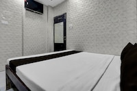 Hotel O Girish Park Metro Station Kolkata Formerly Babu Lal Soni Guest House