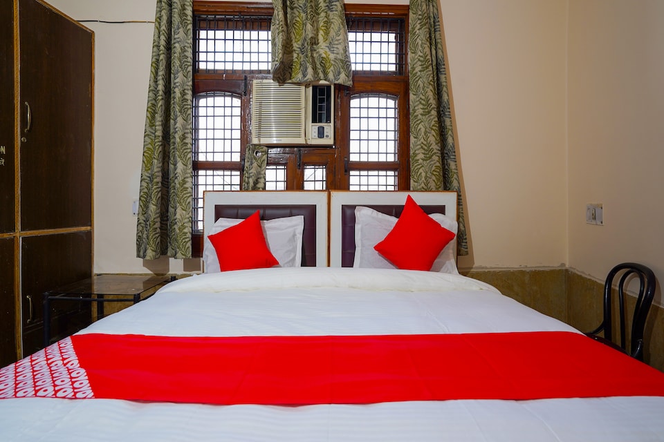 OYO 61244 G Dot, Old Gurgaon, Gurgaon