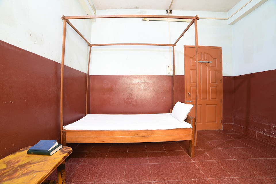 SPOT ON 61245 Hotel Nightingale, Imphal, Imphal