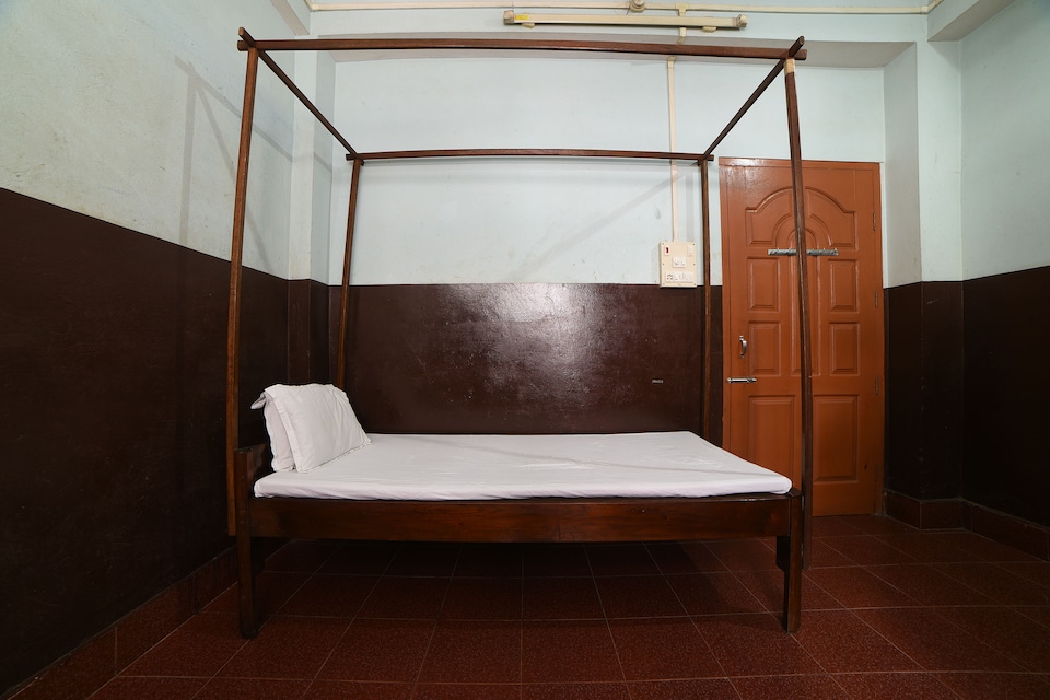 SPOT ON 61245 Hotel Nightingale, Imphal, Imphal