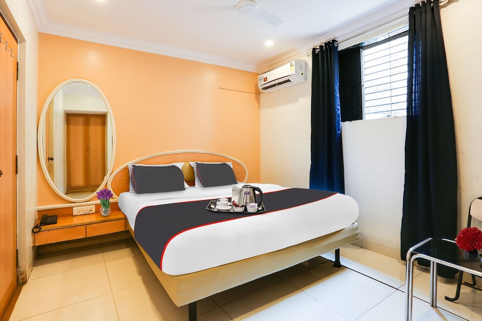 Collection O De Meridian Near Versova Beach, Andheri West, Mumbai