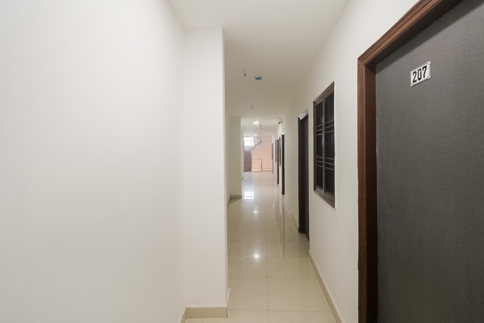Capital O 61255 Divine Deluxe, Sultanpur, Sultanpur