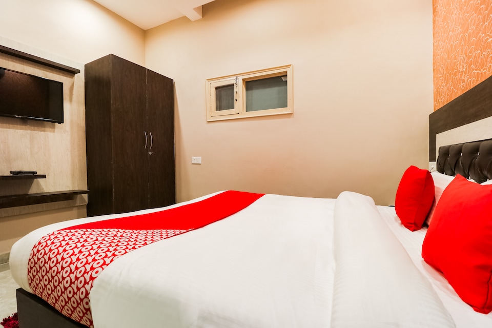 OYO 61261 Hotel Z, Zirakpur, Zirakpur