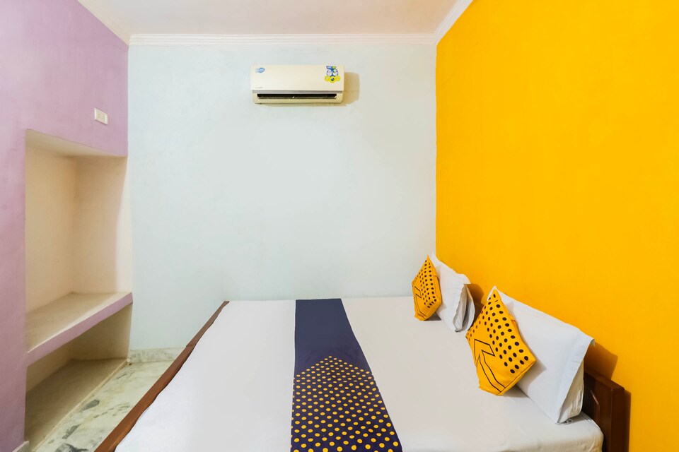 SPOT ON 61263 Mohan Guest House, Mainpuri, Mainpuri