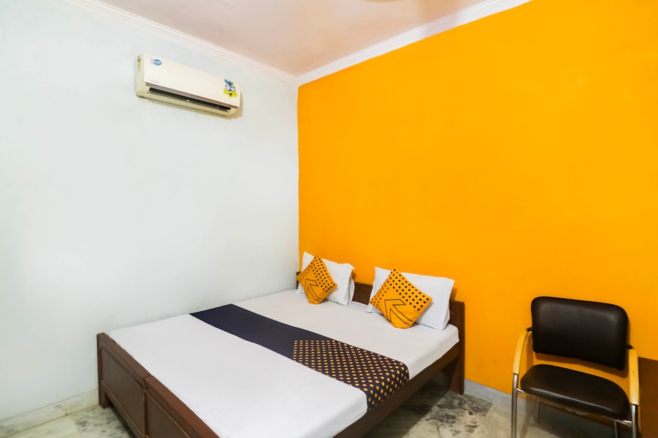 SPOT ON 61263 Mohan Guest House, Mainpuri, Mainpuri
