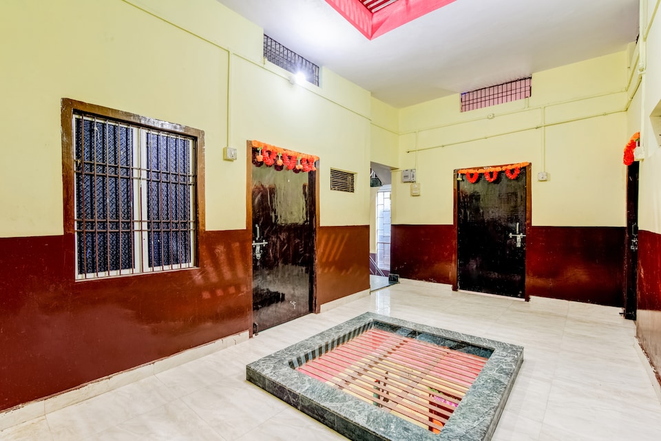 Flagship 61266 Shree Kashi Andhra Ashram, Lanka, Varanasi