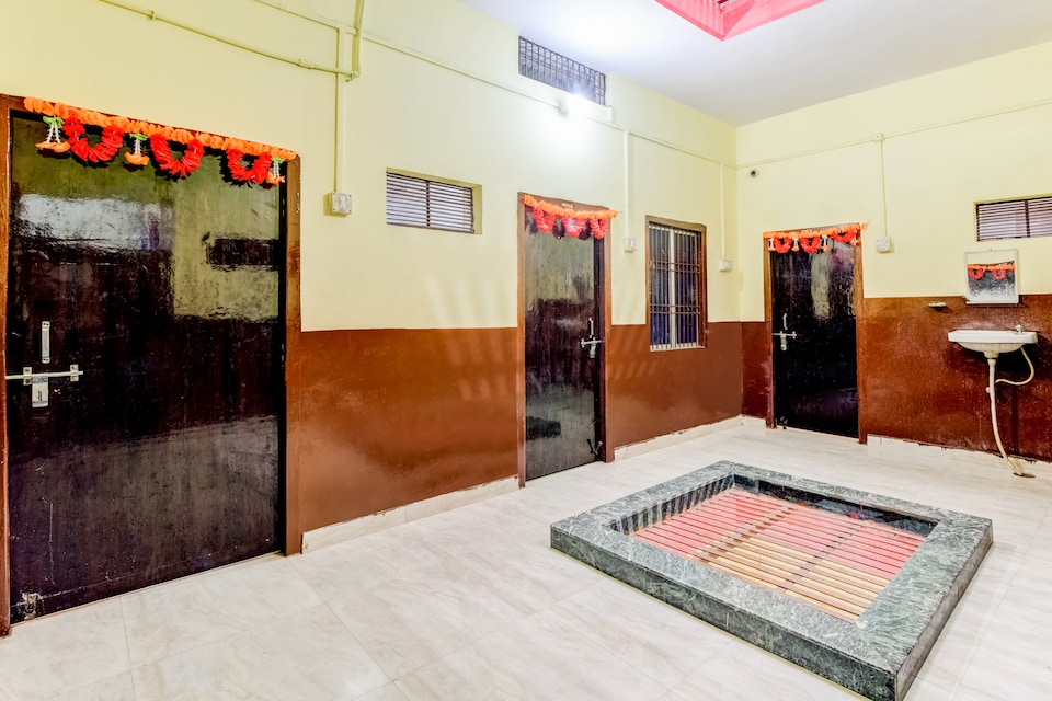 Flagship 61266 Shree Kashi Andhra Ashram, Lanka, Varanasi