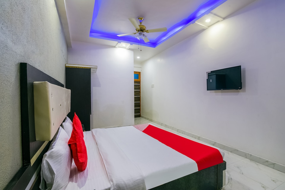 OYO 61276 G.B.Lawn & Rooms, Charbagh Lucknow, Lucknow