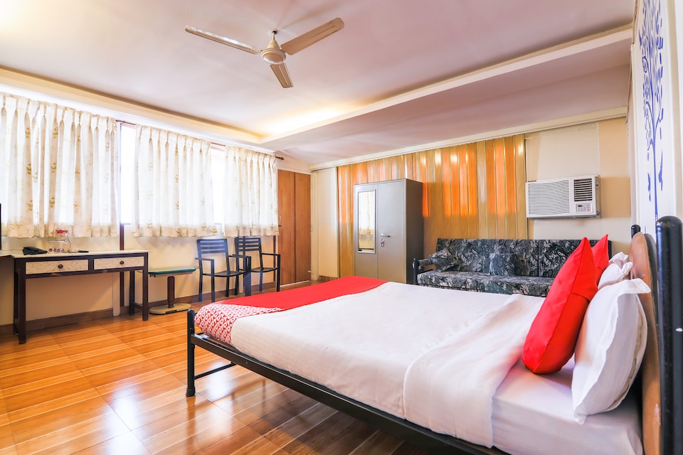 OYO Flagship 805 Hotel Manvins, Panjim Goa, Goa