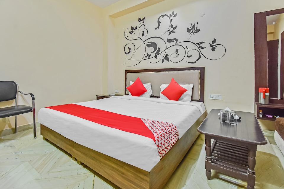 OYO 61296 Hotel Dharam Inn, Padav, Gwalior