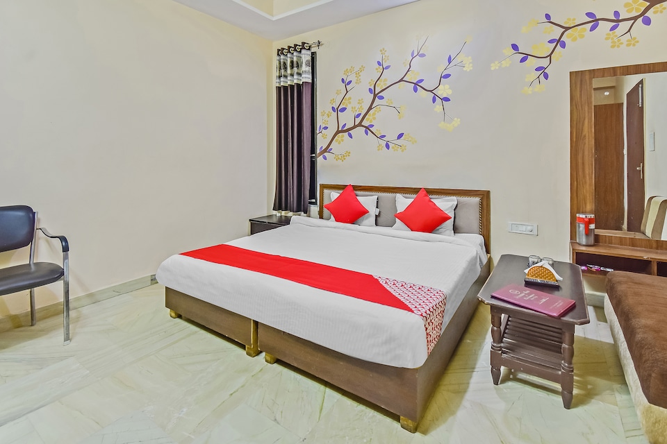 OYO 61296 Hotel Dharam Inn, Padav, Gwalior