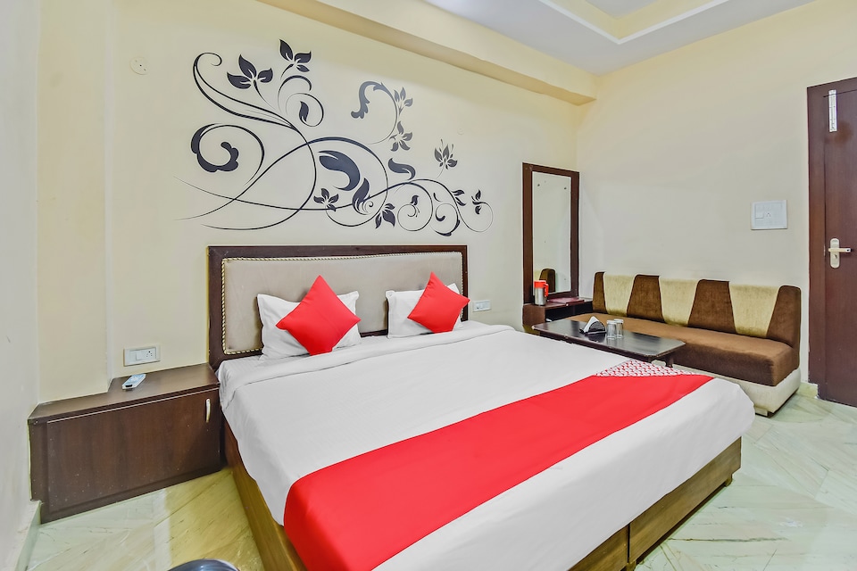OYO 61296 Hotel Dharam Inn, Padav, Gwalior