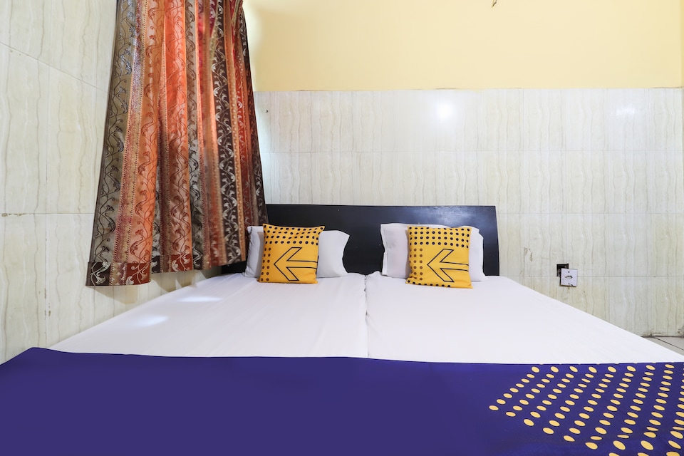 SPOT ON 61307 Hotel Geet Palace, Charbagh Lucknow, Lucknow