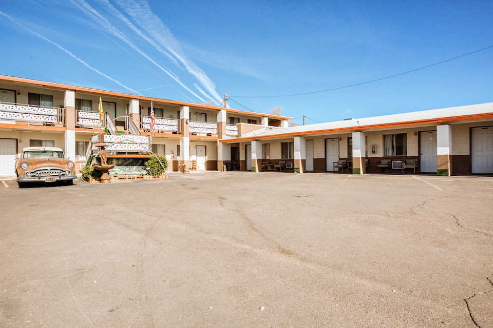 OYO Hotel Seligman AZ Route 66, C86320, Seligman AZ