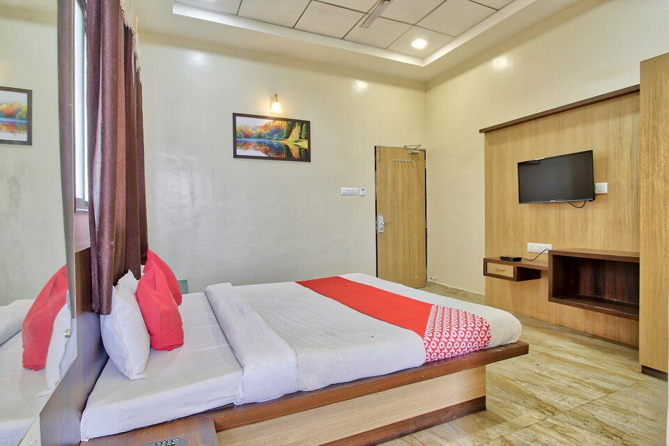 OYO 61311 Maharaja Agrasen Resort And Lodging, Chikhali, Buldhana