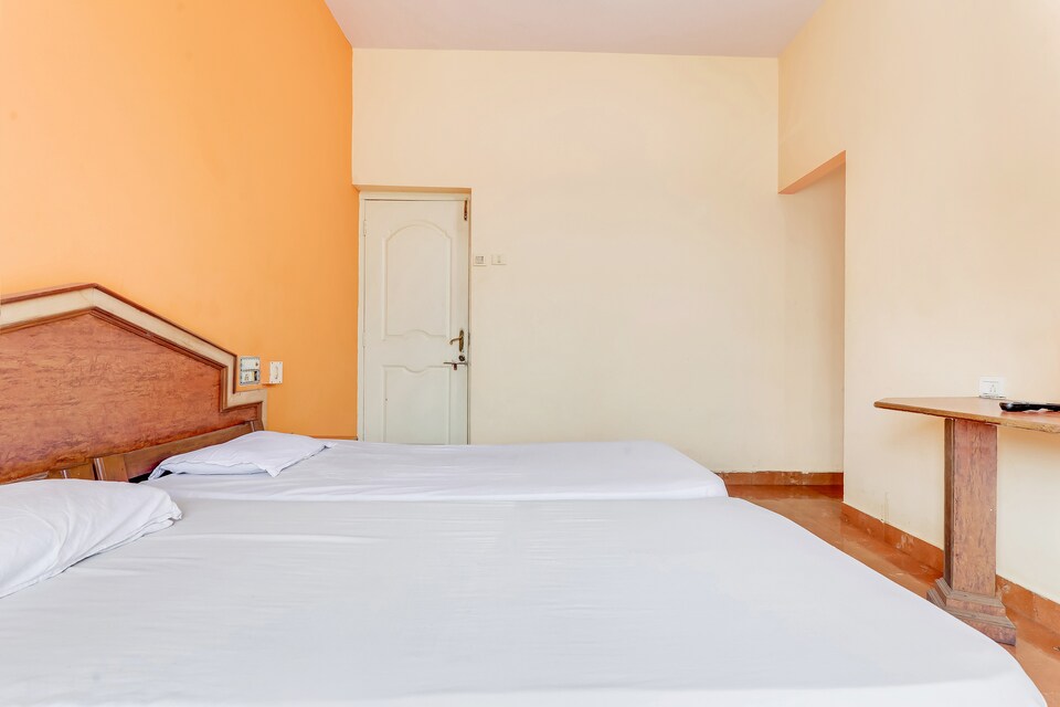 SPOT ON 61336 Poornima Railhotel, Kumta, Kumta