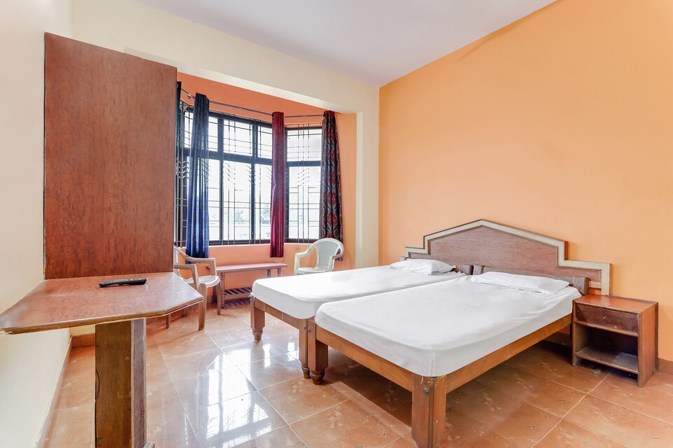 SPOT ON 61336 Poornima Railhotel, Kumta, Kumta