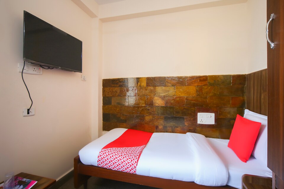 LIVE AS CHN1729, Central Chennai, Chennai