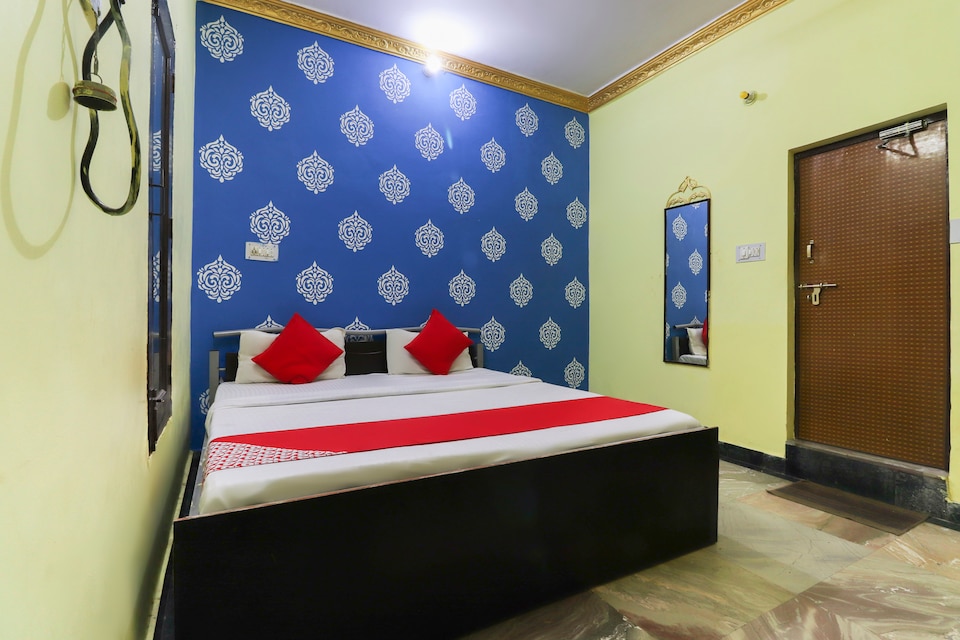 OYO 61387 Best Hotel, Charbagh Lucknow, Lucknow