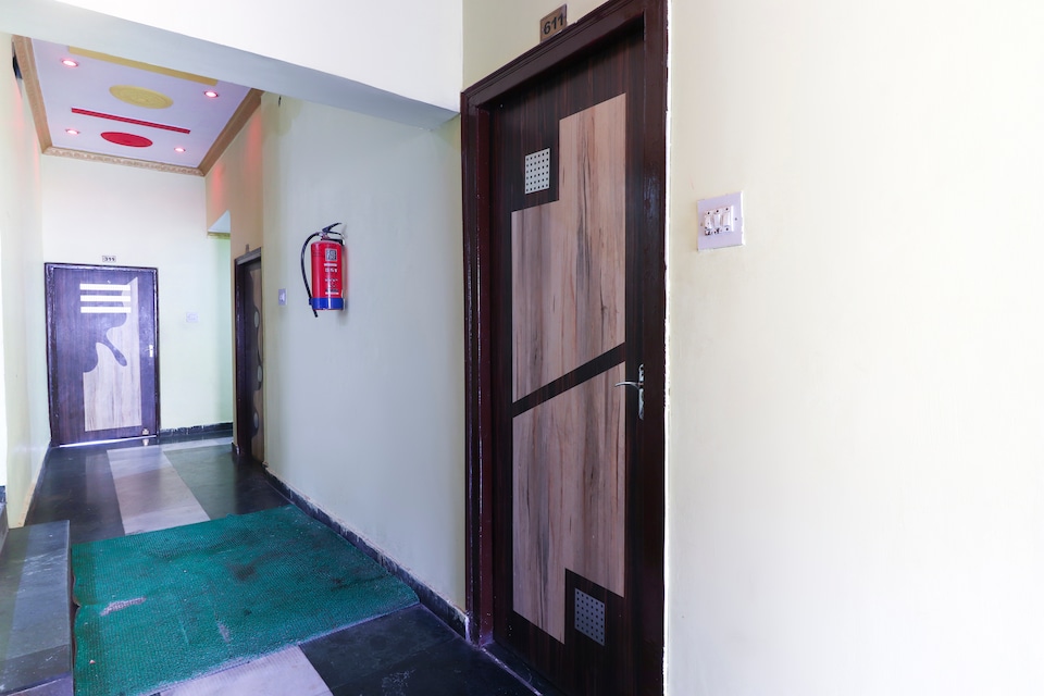 OYO 61387 Best Hotel, Charbagh Lucknow, Lucknow