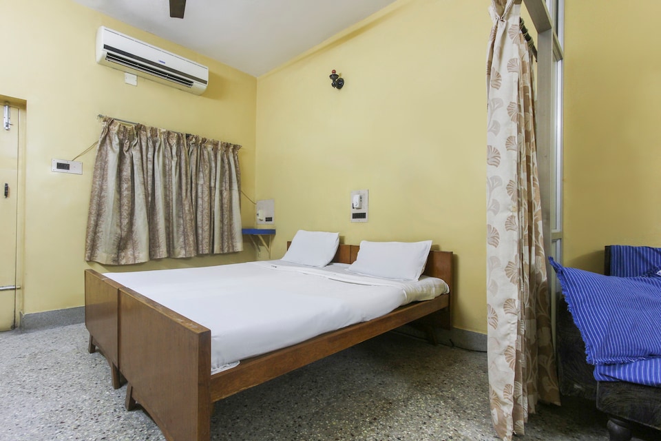 SPOT ON 61396 Sri Lakshmi Lodge , Erode Outskirt, Erode