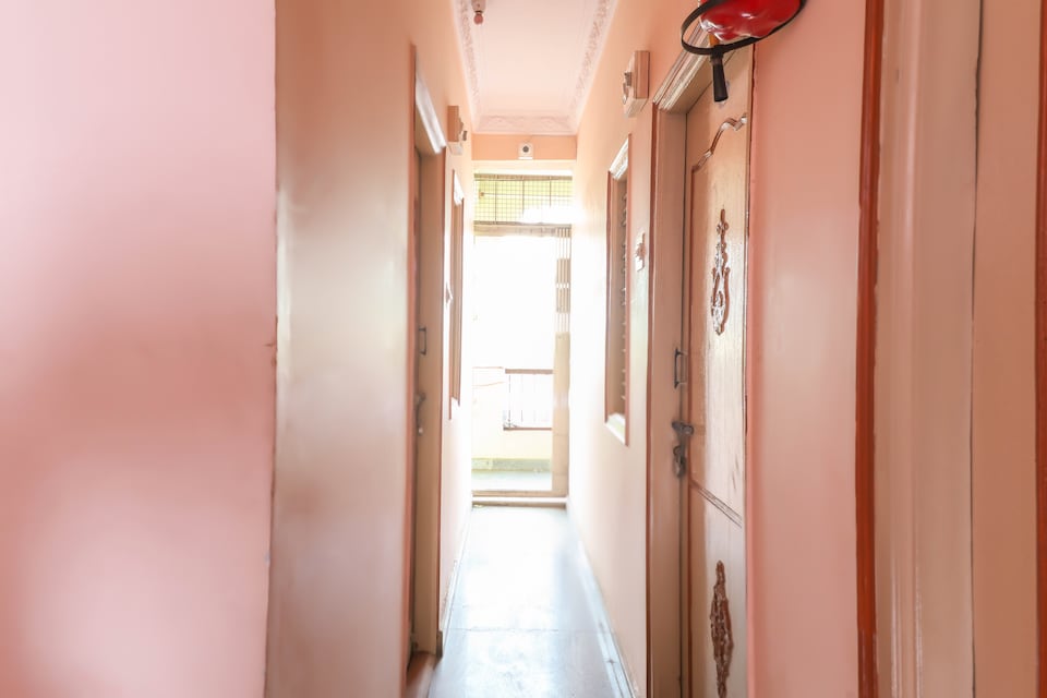 Hotel O Woodland Lodge, Peenya Bangalore, Bangalore