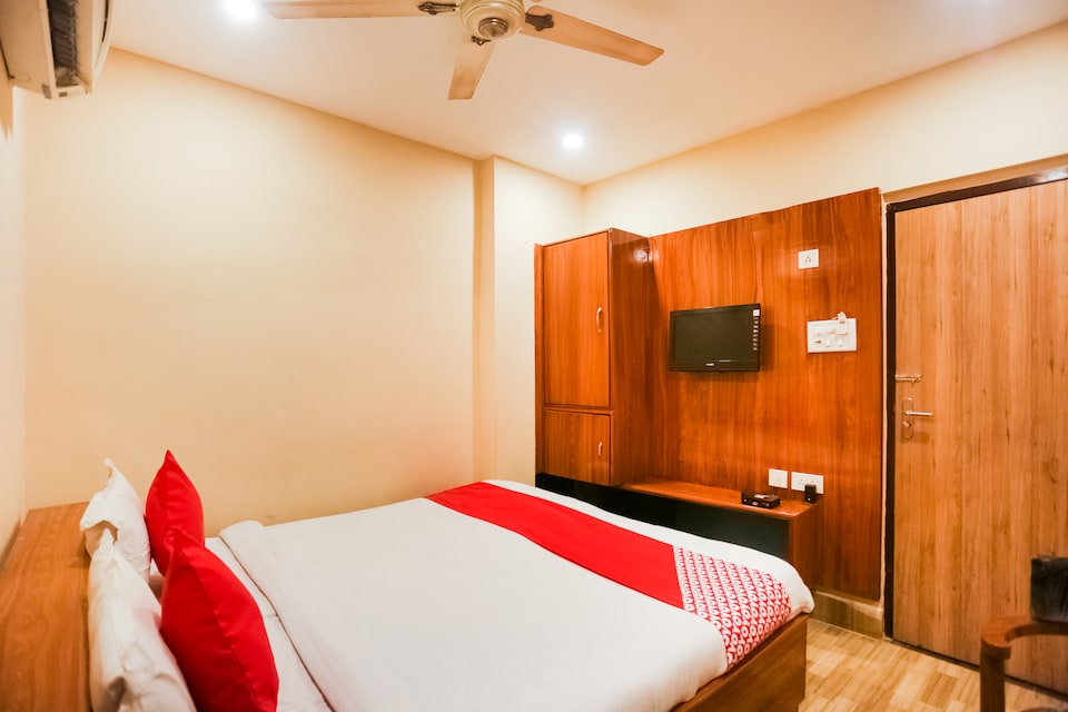 OYO 61443 The Pearl , Ramaraopet Kakinada, Kakinada