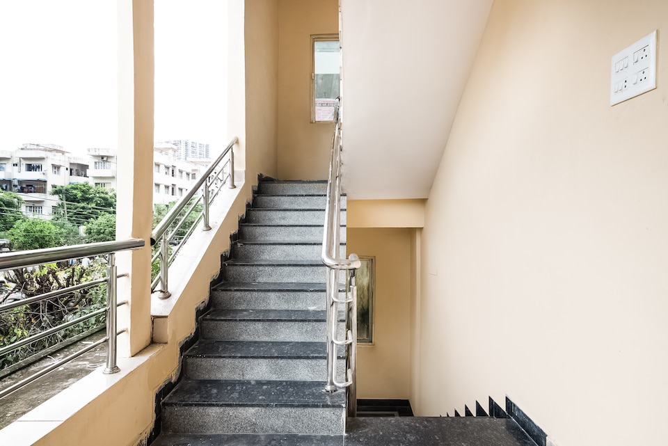 OYO 61443 The Pearl , Ramaraopet Kakinada, Kakinada