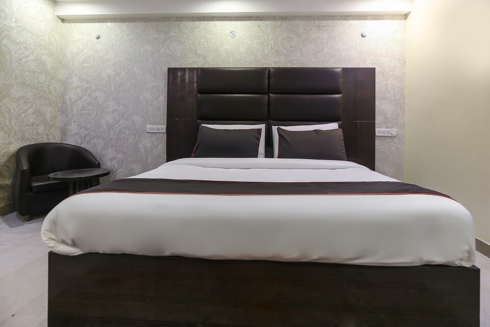 LIVE as LCK2563, Charbagh Lucknow, Lucknow