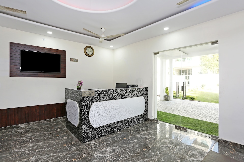 Collection O Royal Blue, Khandagiri Bhubaneswar, Bhubaneswar