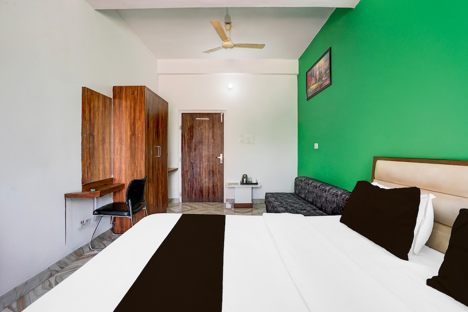 Collection O Salasar Balaji Temple Formerly Keshav Mahal, Salasar, Salasar