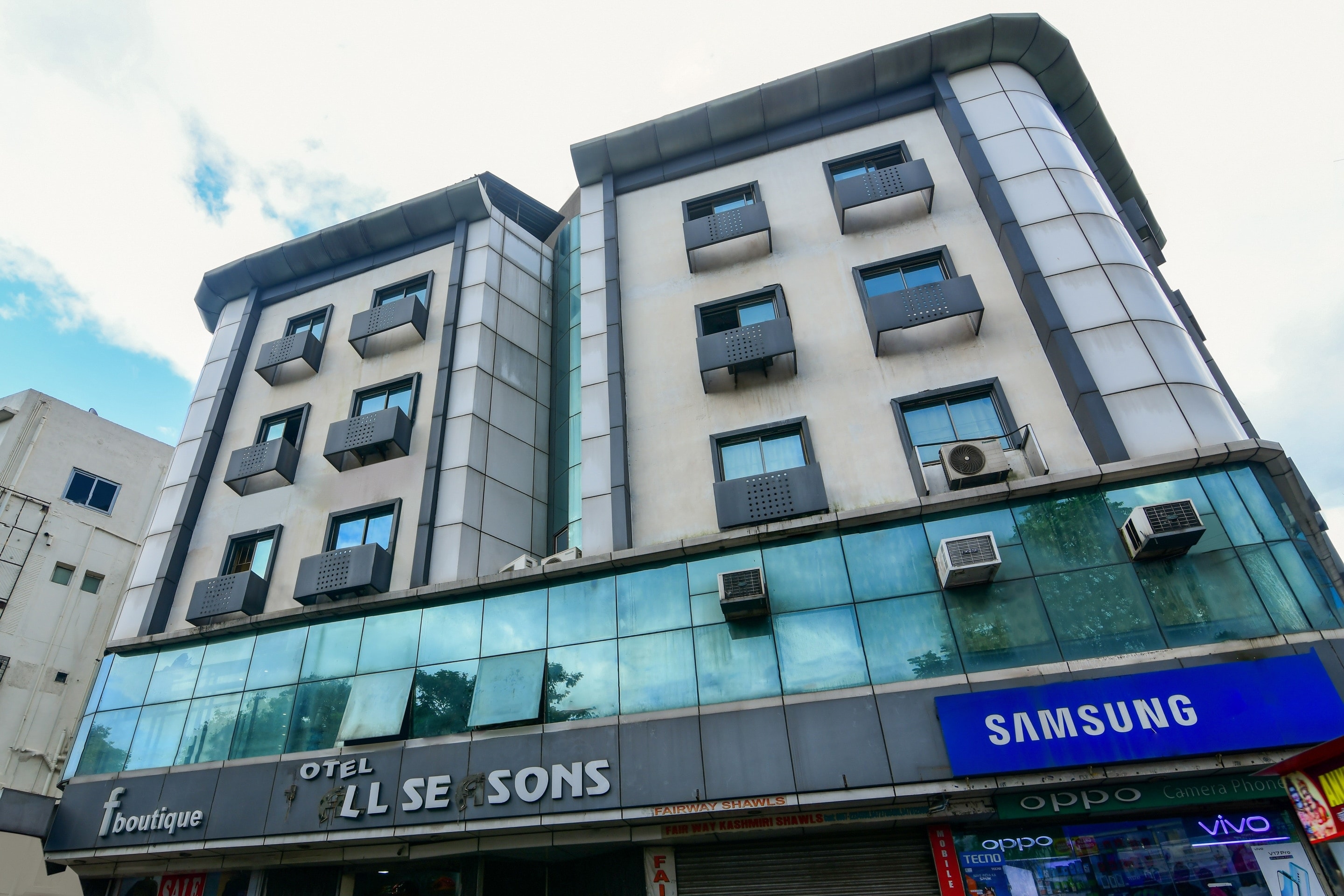 Budget Hotel O 61493 Hotel All Seasons in Sakchi Jamshedpur, Jamshedpur Rs. 1222, Address