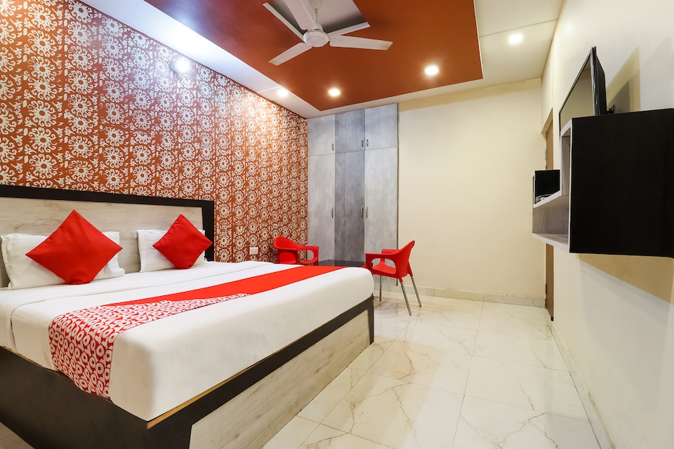 OYO 61502 Eklavya Inn , Gomti Nagar Lucknow, Lucknow