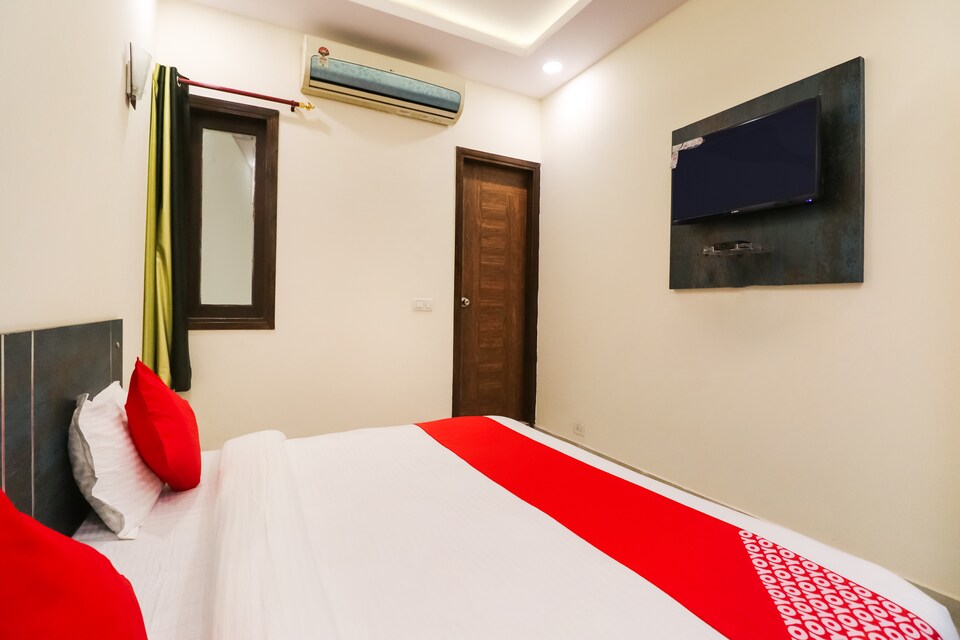 OYO 61525 Moonshine Inn, Okhla Jasola Delhi, Delhi