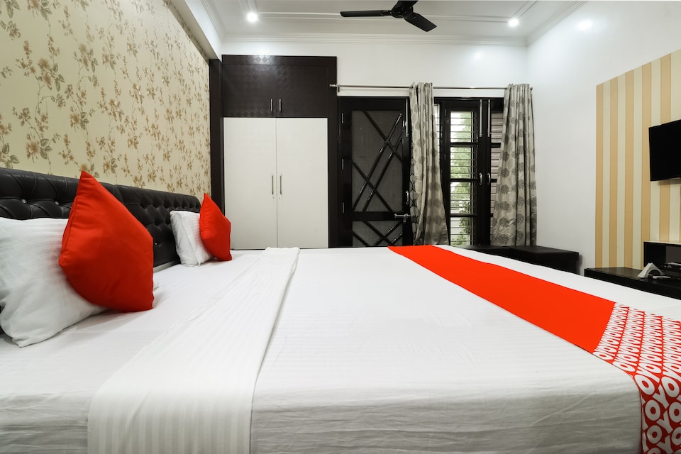 OYO 61533 Shivansh Townhouse, Gomti Nagar Lucknow, Lucknow