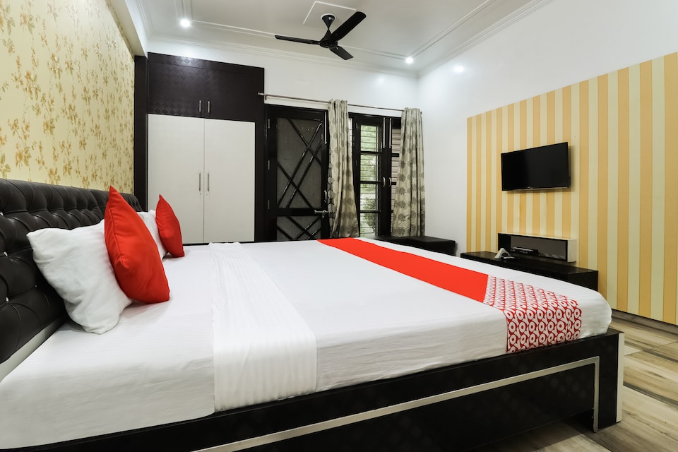 OYO 61533 Shivansh Townhouse, Gomti Nagar Lucknow, Lucknow