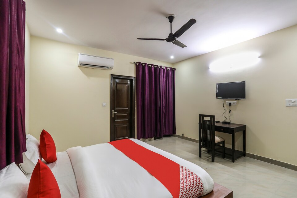 OYO 61536 Noida Dreamz 3 , Noida Expressway SEZ, Noida
