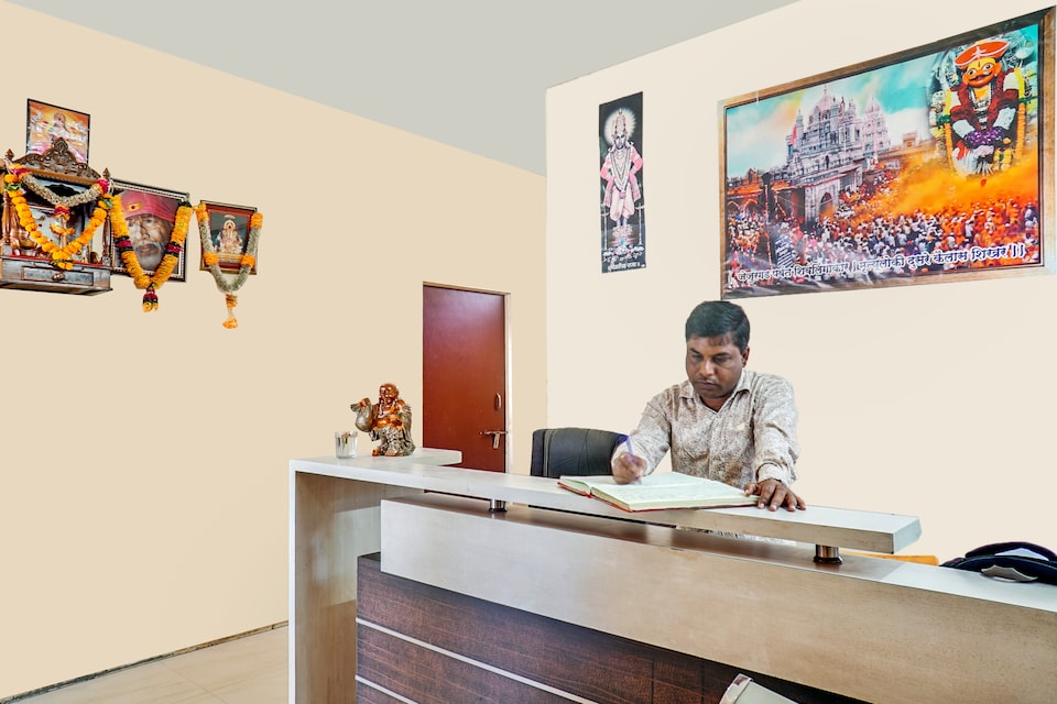 Flagship 61543 Shreenand Lodge Executive, Hadapsar Pune, Pune