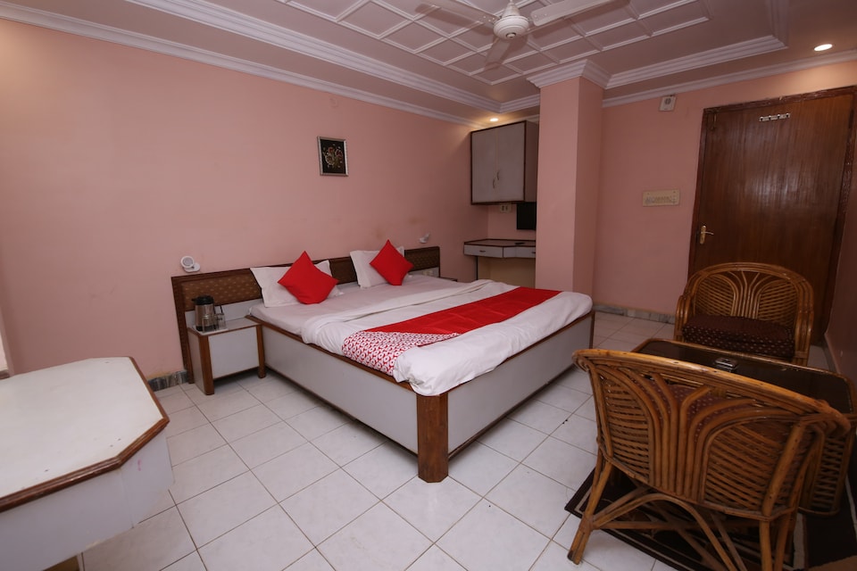 OYO 61547 Hotel Raj Palace, Katni, Katni