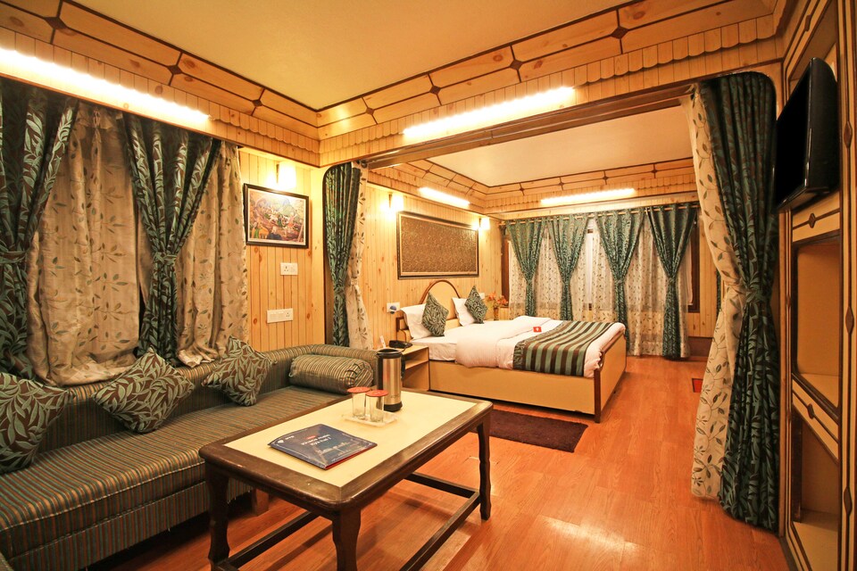 OYO 5002 Hotel Maharaja 2, Mall Road Nainital, Nainital