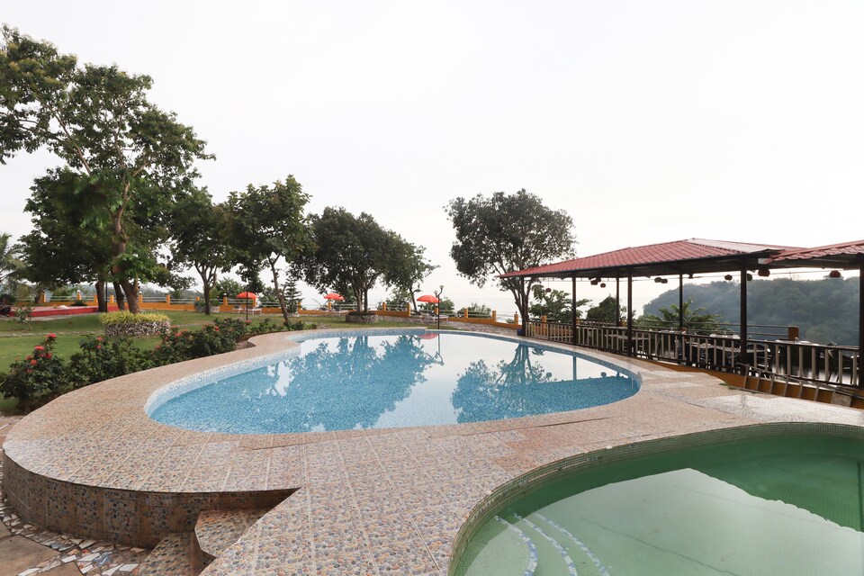 Capital O 61555 Hotel Hill Rock, Arambol Goa, Goa