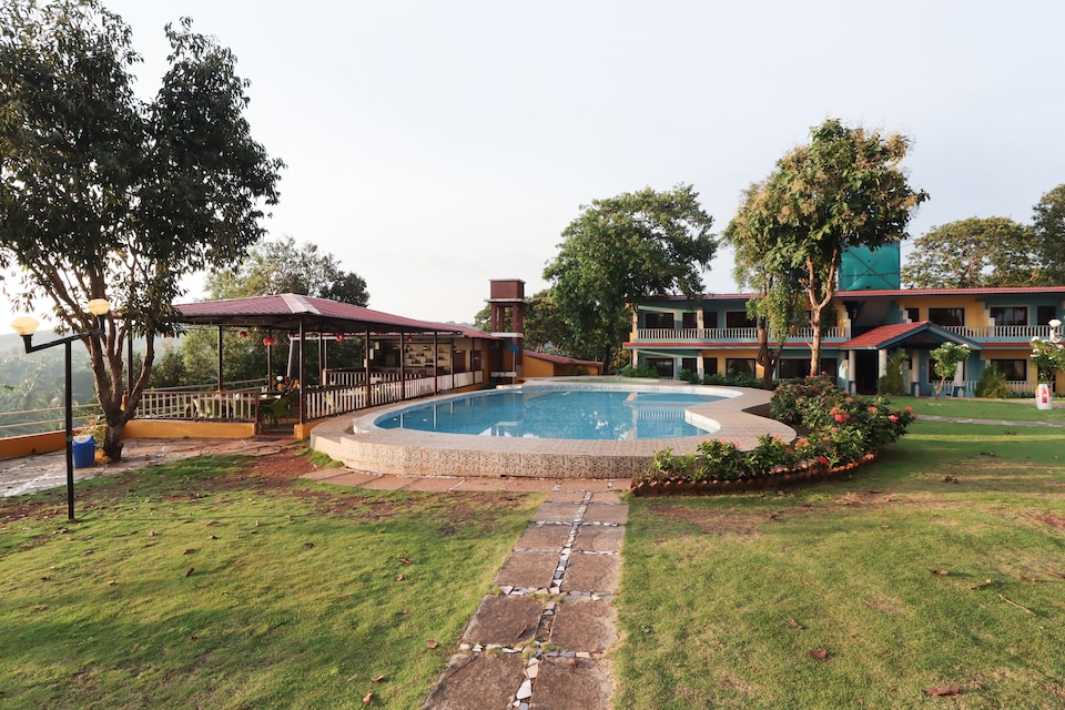 Capital O 61555 Hotel Hill Rock, Arambol Goa, Goa